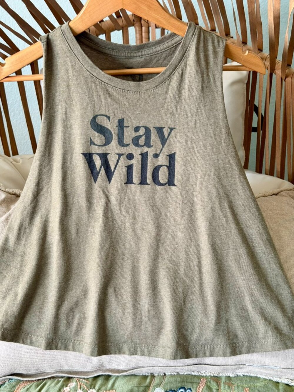 Vuori Stay Wild Graphic Tank Top Army Green Women’s Medium M Athletic Boho